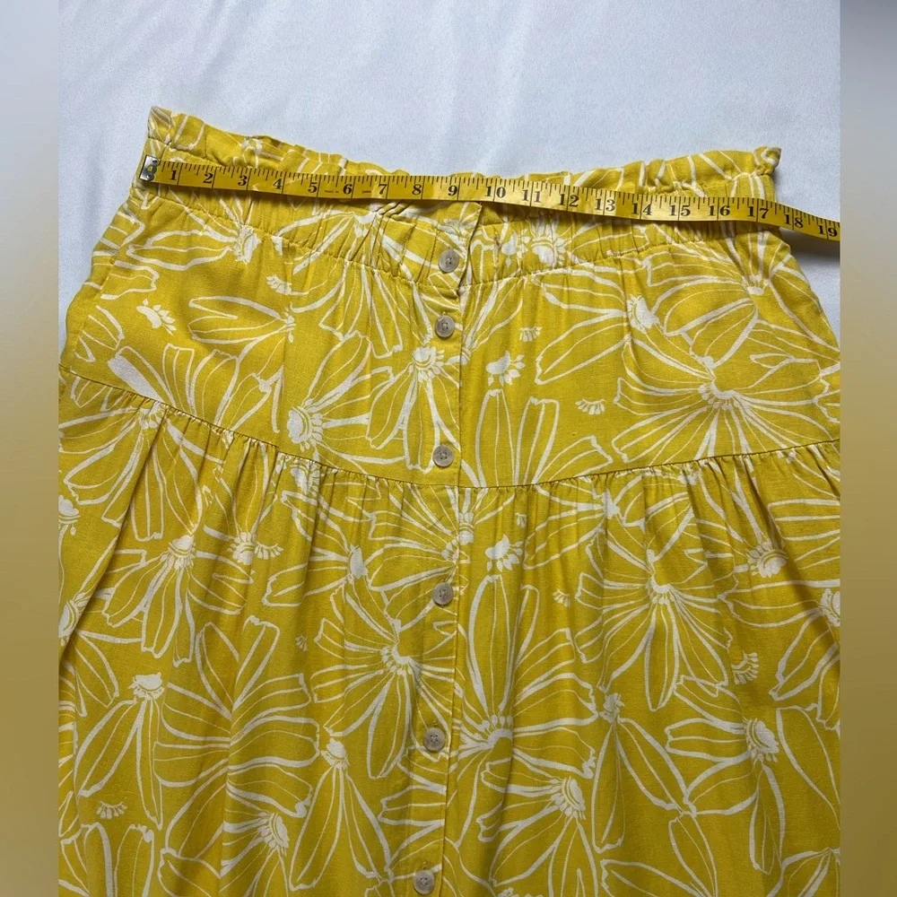 Universal Thread Floral Yellow & White Linen Rayon Blend Button Skirt. - Picture 9 of 12